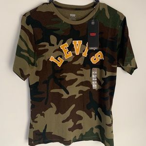 NWT Levi’s Logo Camo Graphic T-Shirt